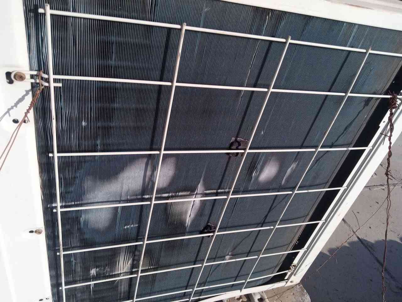 سبلت طنين نوع AUX الاصلي مو الصيني شرط الشغل والتبريد ظمان بيه بسعر مناسب والي ما يعرف AUX يسال اي مصلح عند النوعيه الي شراي هدا  رقمي ***********
