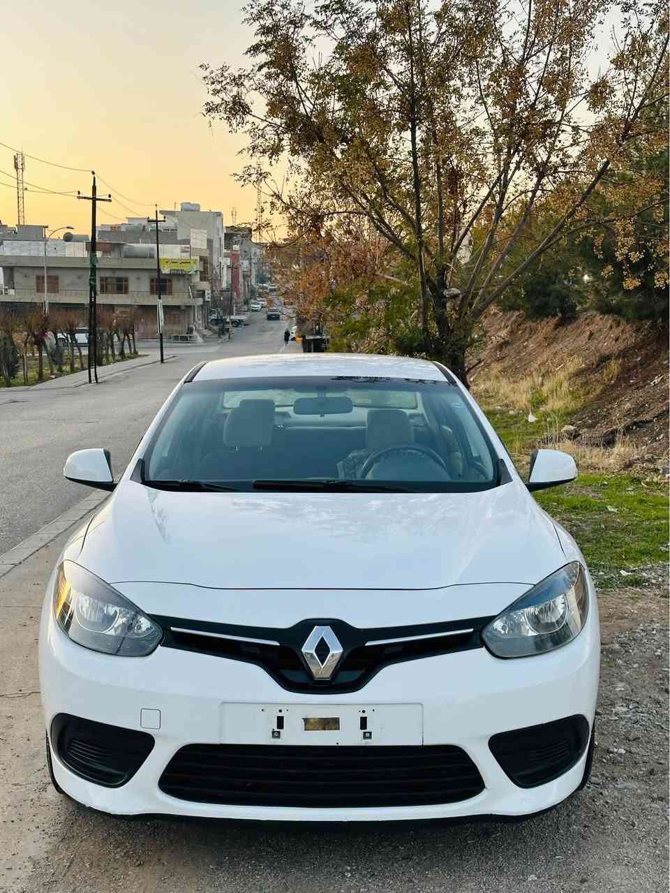 رینۆ فلوێنس 
مۆدیل ٢٠١٥
سفری شریکە و دوو سویچی بیلادی لەگەڵە
گیر و مەکینەی بەشەرت ئیسپانەی بەرنەکەوتووە
٤ تایەی لۆکی لەژیرە 
 سەنەوی تازەیە تا۲٠٢٥
تحویل و خرامە و بەناوکردن بەشەرت
سەیارەکە دوو پارچەی بۆیاخە بی ناو گرتن 
شوین// سلێمانی
سعری $76گڵا و مجالیکی کەمی تیایە
*********** Singapore
