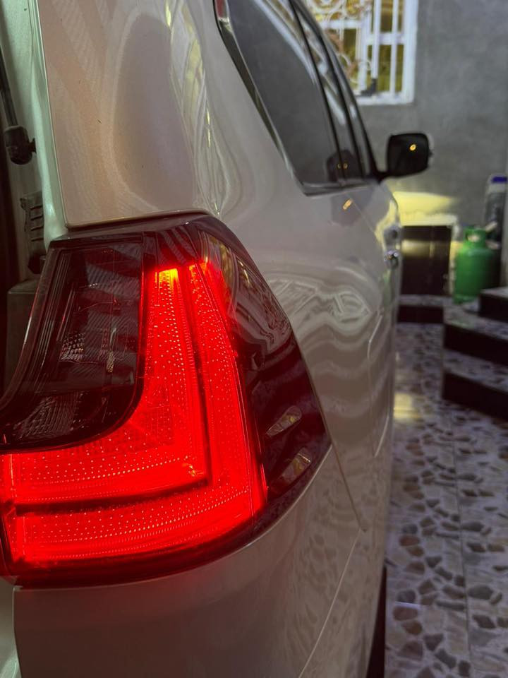LX570 لكزز
موديل 2021 كفاله من كلشي عدا ملاحظه بسيطه… جديده بمعنى الكلمه

المواصفات 1/1 
سلايد 
بصمه 
جلد 
جكات 
بيبان شفط 
تدفئه تبريد 
كراسي كهرباء
بردات خلفيه 
جنطه كهرباء
عدد كامرات 5 
عدد شاشات 3 
حساسات رادار 
تشغيل عن بعد 
ثلاجه جكمجه 
بوصله شاشه كارت
داخل احمر بلادي 
بيها هواي مواصفات 

سياره جديده جدا ومكانها بصره


**إذا كنت صاحب هذا الإعلان وتريد حذفه لأي سبب، رجاءا أرسل رسالة إلى الدعم الفني**