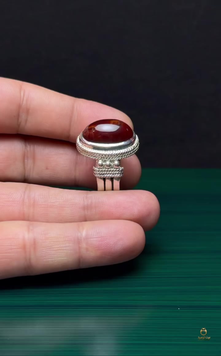 💎 نخبة عقيق اليمن - المزعفر

صياغة مختلفة ومميزة
(ورشة بيست ستون)

مقاس الخاتم 20
مقاس الحجر 19

للتواصل خاص 📩


**إذا كنت صاحب هذا الإعلان وتريد حذفه لأي سبب، رجاءا أرسل رسالة إلى الدعم الفني**