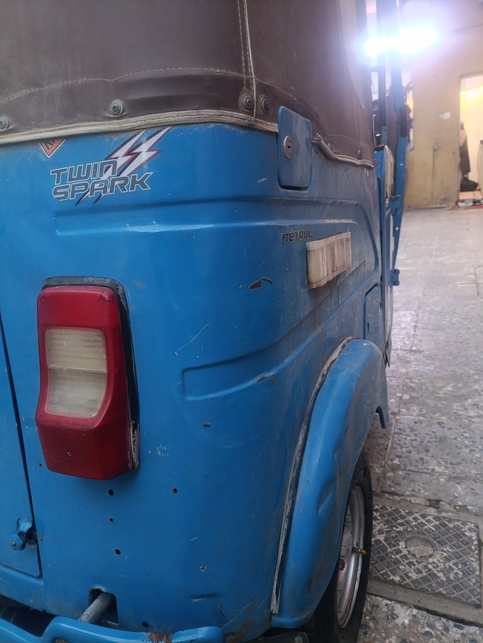 سلام عليكم تكتك موديل 2022شهر   سادس رقم وسنويه شوفت عينك المكان كربلاء حي العامل سعر 8/500 وبيه مجال شي شيء بسيط الباقي التفاصيل على الرقم ***********
