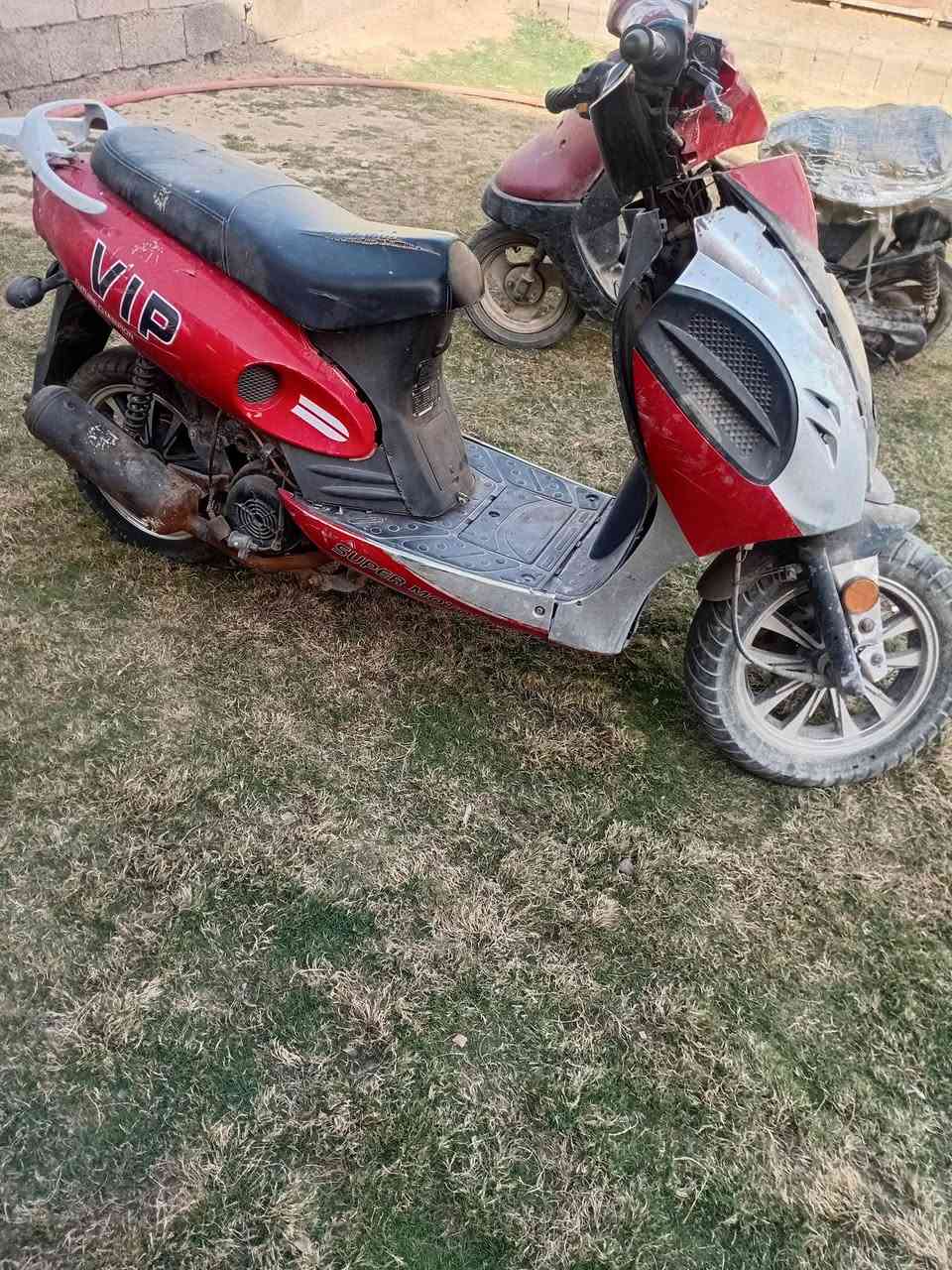 دراجات ناريه للبيع  سعر اثنينهن 140 الف شغالات بس بيهن عطل بصيط يريدهن يراسني ويدلل *********** تاجي حماميات
