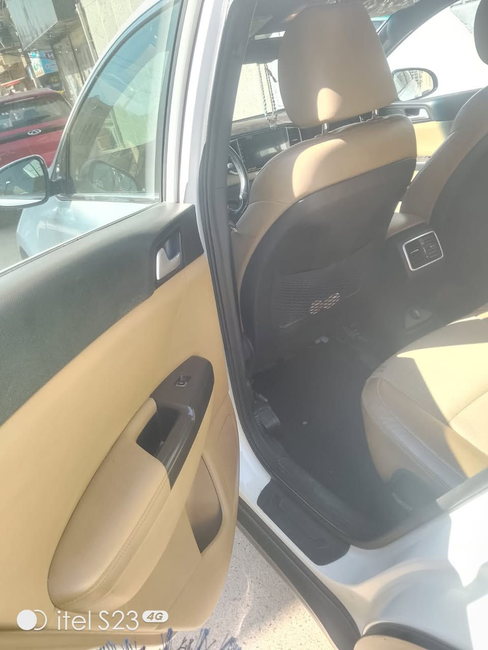 السلام عليكم سبورتج خليجي موديل 2019
مكينة 2000 دوش 
تبريد قطعتين 
ويل حجم 19 
تاير جديد 
بطارية جديدة 
حداده جديده 
ماشية 73 كم حقيقي 
أشاير مري 
بدون ايرباك 
( فقط صبغ داعميه امامي و خلفي للجمالية) 
بدون ايرباك 
السعر 175 ورقة 
الاتصال / *********** 
مكان السيارة بغداد
