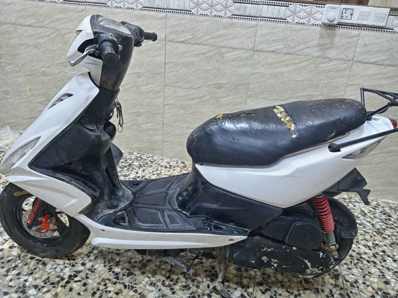 سلام عليكم ماكس مضلع للبيع دراجة خير من الله كهربايات كاملة بية فقط خيط تبخير (السعر550) *********** البلديات
