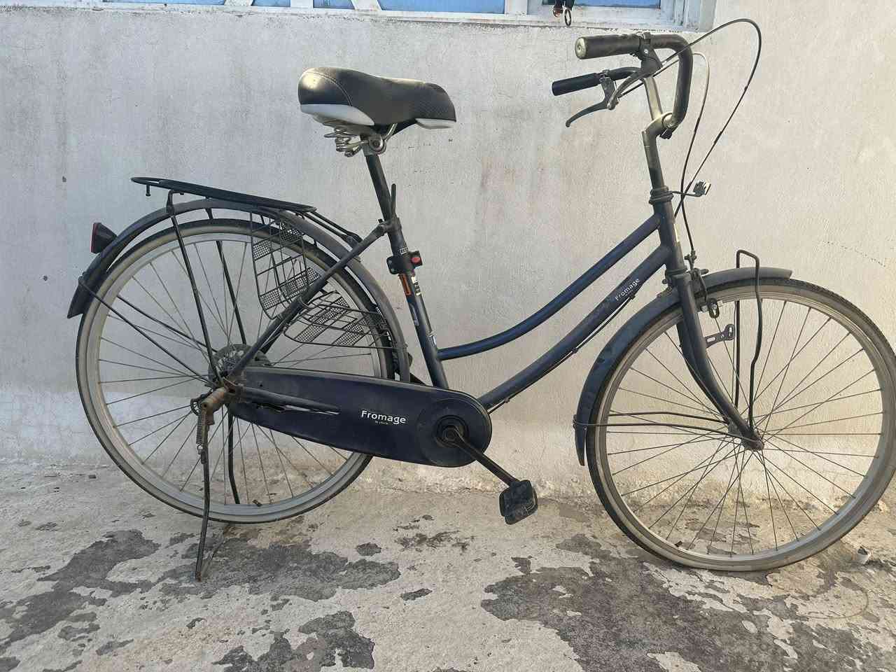 السلام عليكم بايسكل للبيع سعر 40الف بس تايرات امبجر فقط مكان حي الإجهاد الاساتذه رقم***********
