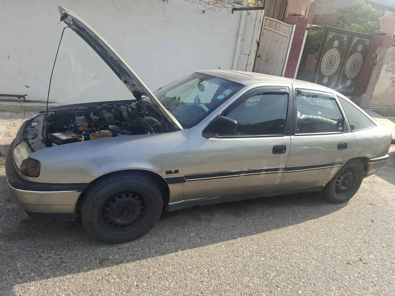 سلام عليكم للبيع اوبل فكترا موديل 1989كير محرك بشرط لا صرف لا بخار حجم 20 صبغ جماليه بدون ضرر كير عادي شاشه ايباد تايرات تخم جديد باتري جديد صدر جديد رقم كركوك مشروع وطني رقم دولي دفتر بانزين سعر 34 وبي مجال بصيط رقم الهاتف ***********
