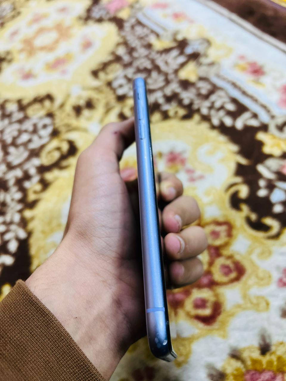 ايفون 11 عادي بطاريه 75 اصليه ذاكره 128 مبدل شاشه اصليه شرط السعر 180 وبي مجال مكاني تكريت ***********
