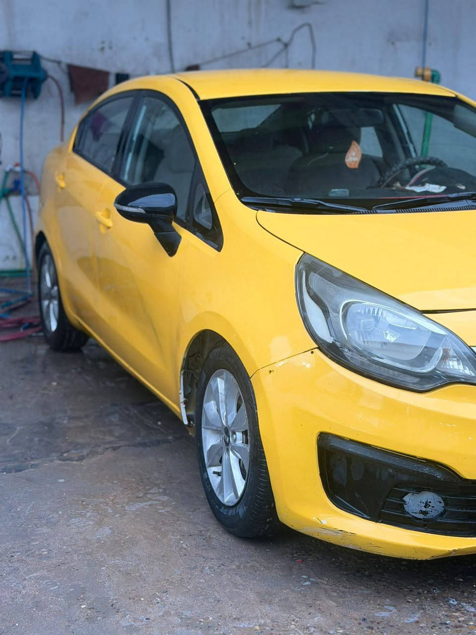 السلام عليكم كيا ريو موديل 2016 وارد خليجي محرك يبخر باسم الشركة الدولية مكان البصرة  التنومه الصالحيه السعر ٧٠ ورقة بيها مجال ***********
