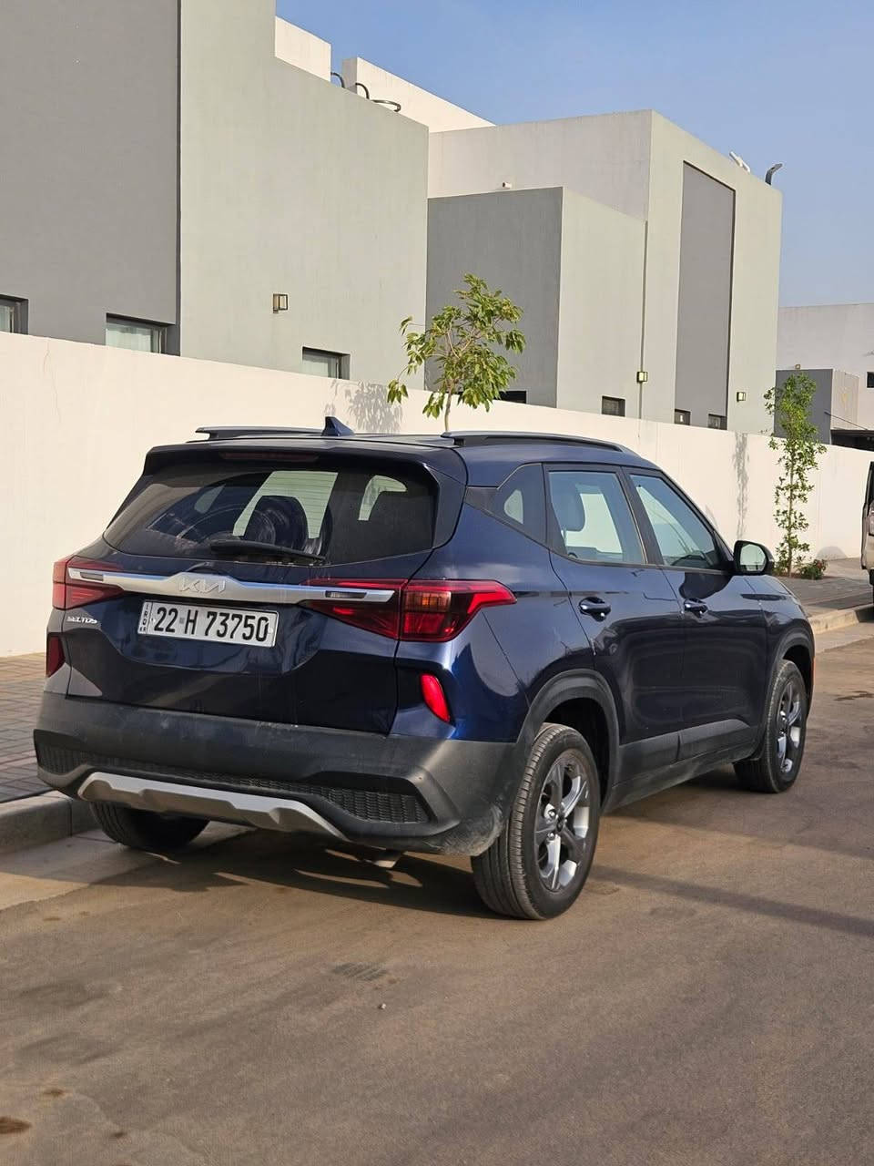 بسعر 14.300$
 KIA SELTOS LX 2021
وارد أمريكي تقرير كارفاكس موجود
رقم الشاصي مُرفق: ✅
KNDEP2AA7M7175637

محرك 4 سلندر 2.0L (المرغوب)
دفع رباعي

شاشة تدعم Apple CarPlay + Android Auto
اشاير بالمري
كاميرا خلفية
بصمة

ماشية 47.000mi 

رقم أربيل تحويل مباشر
مكان السيارة بغداد مجمع بدور السكني

السعر 14.500$ 

للإستفسار 
*********** إتصال أو واتساب
