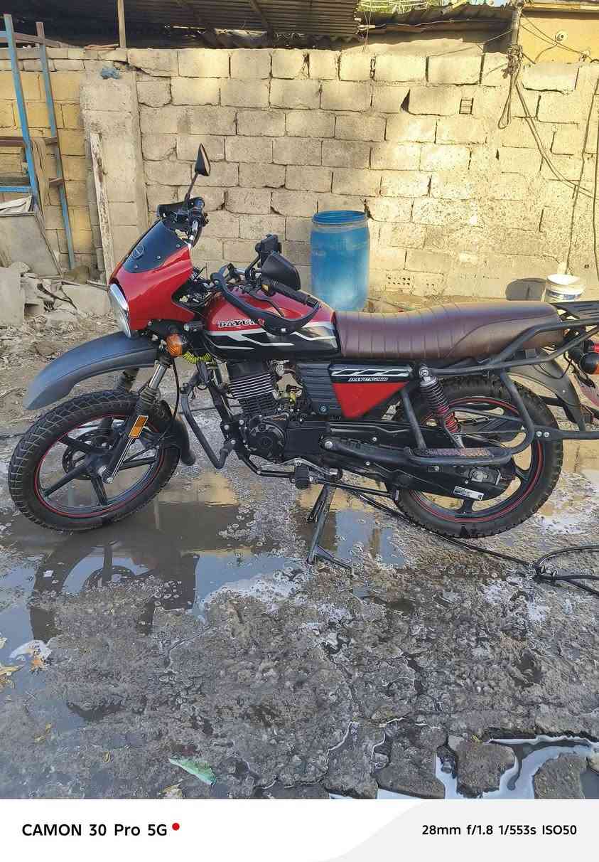 السلام عليكم
🏍️ للبيع دايوان جبلي موديل 2023
طالعة من الوكيل 2024 / شهر 6.
ماشية 15 ألف كم.
محرك 200 سي سي.
الدراجة مكفولة (الشاصي، المحرك، والكهربائيات).
فقط الصالِنصة مزروفة والبريك خفيف.
سنوية بغداد باسم المعرض.
💰 السعر: 2,350,000 دينار عراقي، وبيه مجال بالمعقول.
📍 الموقع: بغداد
📲 للتواصل واتساب: ***********
