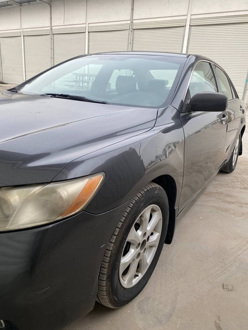 🚗 تويوتا كامري 2007 – وارد أمريكي | رقم بغداد الجديد

🔹 الموديل: 2007
🔹 الفئة: LE
🔹 الاستيراد: أمريكي
🔹 عداد المشي: 130,000 ميل

⚙️ الحالة والميكانيك:

- مكينة جديدة
- منظومة تبريد جديدة بالكامل
- بطارية جديدة
- تخم تايرات أمامي جديد
- التايرات الخلفية نص عمر

🎨 الملاحظات:

- السيارة حادثة خلفي في أمريكا
- القطع المصبوغة: الجاملغات الخلفية + الصندوق
- بيه شخوط بالسيارة ملاحظات بسيطة 
- القمارة واكع عليه مرمر مسوي اثر بسيط
- اللون: فيلي

- رقم بغداد الدولي الجديد

✅ السيارة بحالة جيدة وجاهزة للاستخدام.

💰 السعر : 85 ورقة 

📍 المكان: بغداد الدورة 
📞 للتواصل: على الرقم او الخاص ***********
