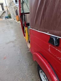 تكتك 18للبيع مصيوغه جماليه عام المكان بغداد الرئاسة شارع عشرين 0773478...