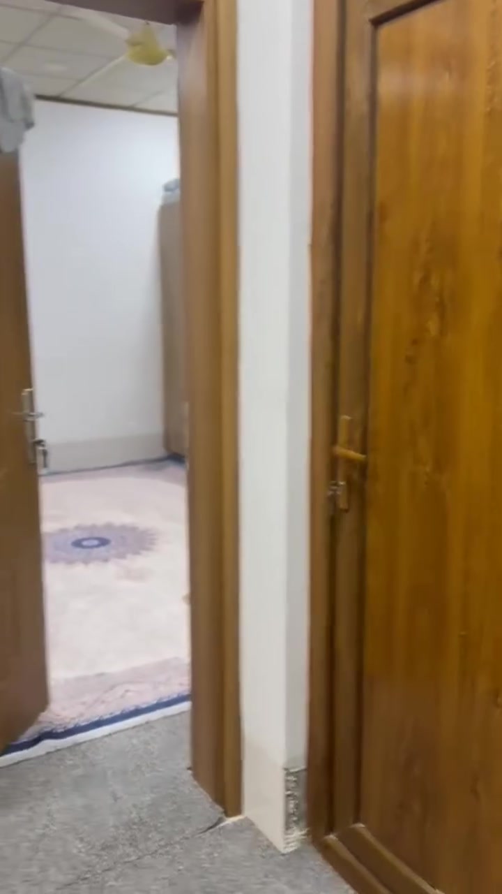 سلام عليكم دار للبيع سبعه نيسان🏠 رابرين   
مساحه الدار 🛑 160
جنس الدار 🛑توزيع 
محتويات الدار 🛑
غرف نوم 2 
صاله 🛑
صحيات 
مناور  
مطبخ حار 
مطبخ بارد 
إستقبال 🛑
كراج 
 
#خانقين
للستفسار اتصل على الرقم التالي واتساب***********
