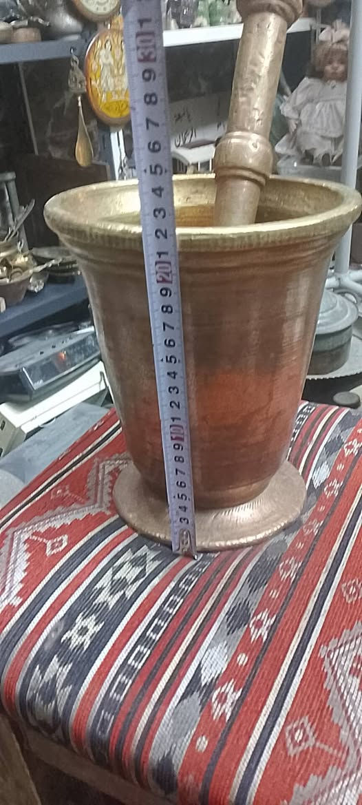 هاون قديم 22سم واليده 34
وزن 11
البيع لأعلى سعر


**إذا كنت صاحب هذا الإعلان وتريد حذفه لأي سبب، رجاءا أرسل رسالة إلى الدعم الفني**