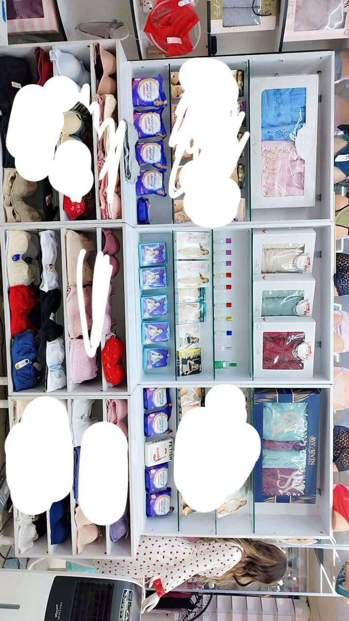 ئەو ڕەفانە بۆ فرۆشتن 4مێز و 5 بەشی سەرەوەیە ئەشتوانی هەڵیواسیت یەکی 100سم


**إذا كنت صاحب هذا الإعلان وتريد حذفه لأي سبب، رجاءا أرسل رسالة إلى الدعم الفني**