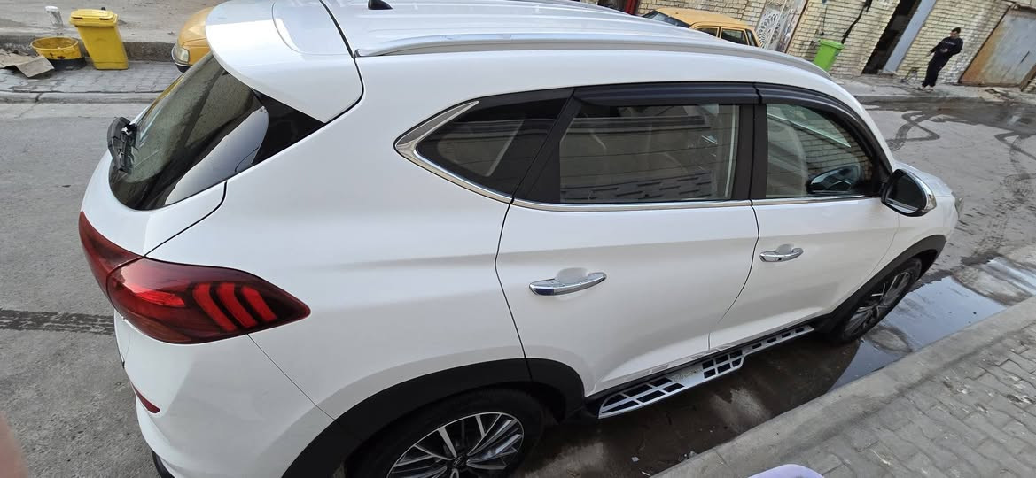 السلام عليكم ...
توسان خليجي موديل 19 ماشية 113 الف كم بيهة طخات مثل مموضح بالصور  
مواصفات السيارة ....
5 عدسات . كشن كهرباء . كراسي جلد مشمشي وبيجي . داخل صاج . تبريد قطعتين . مري شفط . اشاير مري . لد امامي نهاري .
السعر 188 ورقة بيها مجال مكانها بغداد حي اور 
***********
