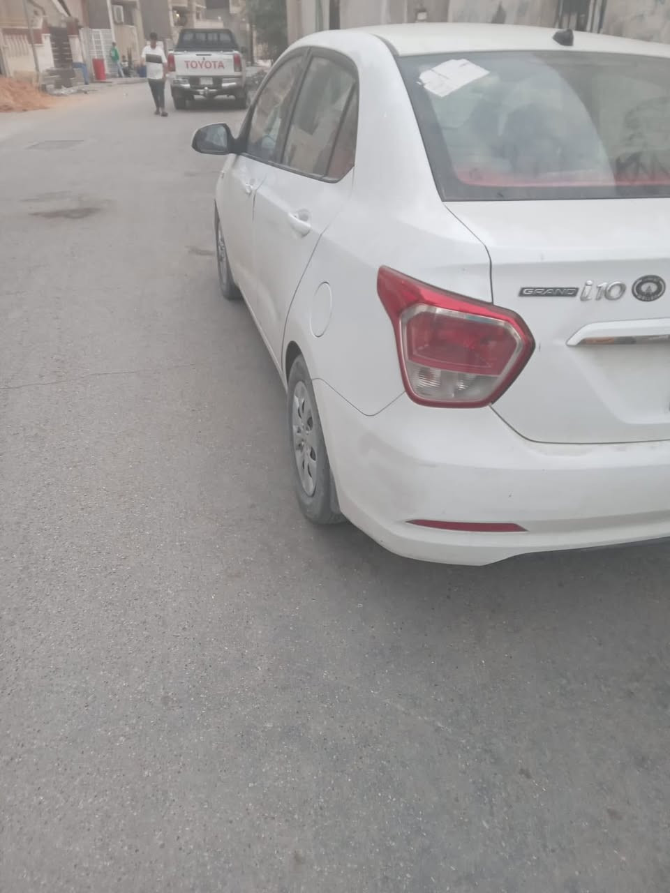 سياره هونداي i10كراند صندوك 
محرك 1200تبريد تدفئه شغال 
لوحه جديده ماشيه 85بيه صبغ باب السايق وجاملغين رقم بغداد
موديل 2016
السعر 75
للاتصال ***********
