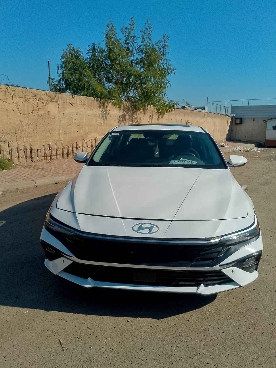 ‏السلام عليكم للبيع دخول جديد منفيس بئسمي  موديل 24 ايرباك بس دركه ماشيه 3m صبغ حافه البنيد وبدايه جاملغ سعر 142  مكاني بغداد حي العامل ‪***********‬
فول مواصفات ‏بصمه
‏يداة ترحيب
‏عداد دجتل متصل 
‏سلايد
‏جنطه ذكيه 
‏راداره توقف ذاتي 
‏تشغيل عن بعد
