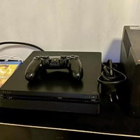 بلايستيشن 4 • اغراض كامله • يو اس بي