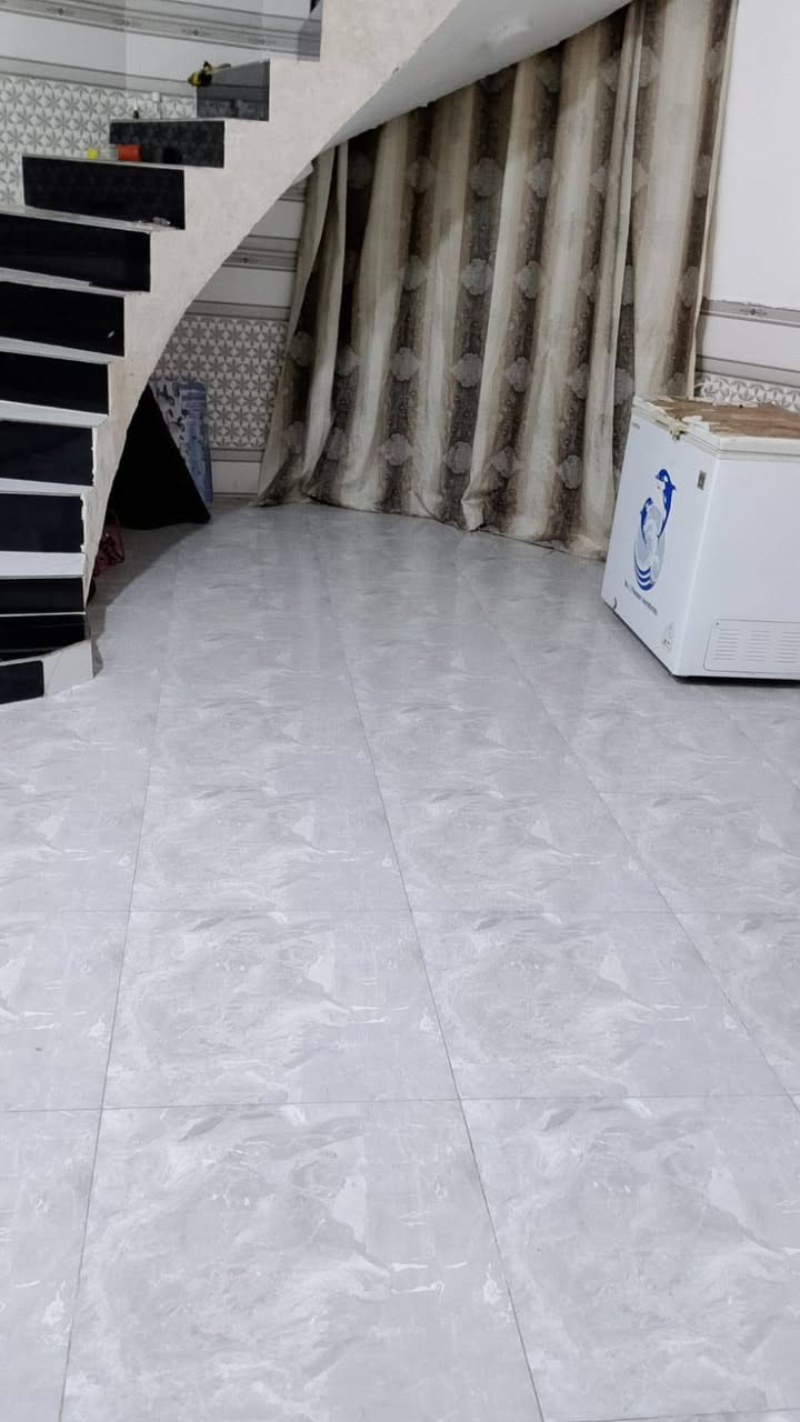 بيت للبيع بالشهداء قريب للمدرسه المساحة 150 للاستفسار الاتصال على رقم ***********
