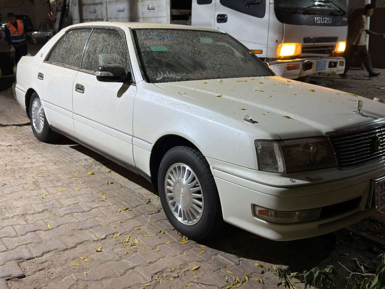 للبيع فقط
النوع راس الثور فلات
سنه الصنع 1995اصل
كفاله عامه كص وضربه واصوليات
الون ابيض صدفي
رقم انبار نكليزي بسمي تحويل ثاني يوم
مكينه3000فيشتين
غرفه 2000زيرو
بجم ابوعيون 
بكلايت كرستال ضبابي 
كرستال اصل 
شاشه تاب أندرويد 🤖 
سستم سماعات فول 🔊 
دمام خلفي بلادي 🔊 
تحويرت نجف فوك وجوه مشط اباجي
دشبول جديد
تخم تاير جديد
تخم ويل ليزري جديد 
تخم كبات ليزريه جدد
دليل امامي كرستال نص
دليل خلفي كرستال
قاعده رقم خلفيه اصليه 
مري شفط
زنون عالي نهار
زنون ناصي قوي
سنتر لوك شغال 
………………………………………………………
سياره جديده وحلوه وجاهزه من دعاميه للدعاميه كل نقص مابيه
العنوان نجف لأشرف 
الاتصال ***********
