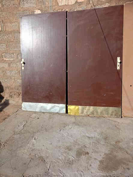 بوب خشب للبيع بدون چراچيب عدد6نضافه فول ***********
