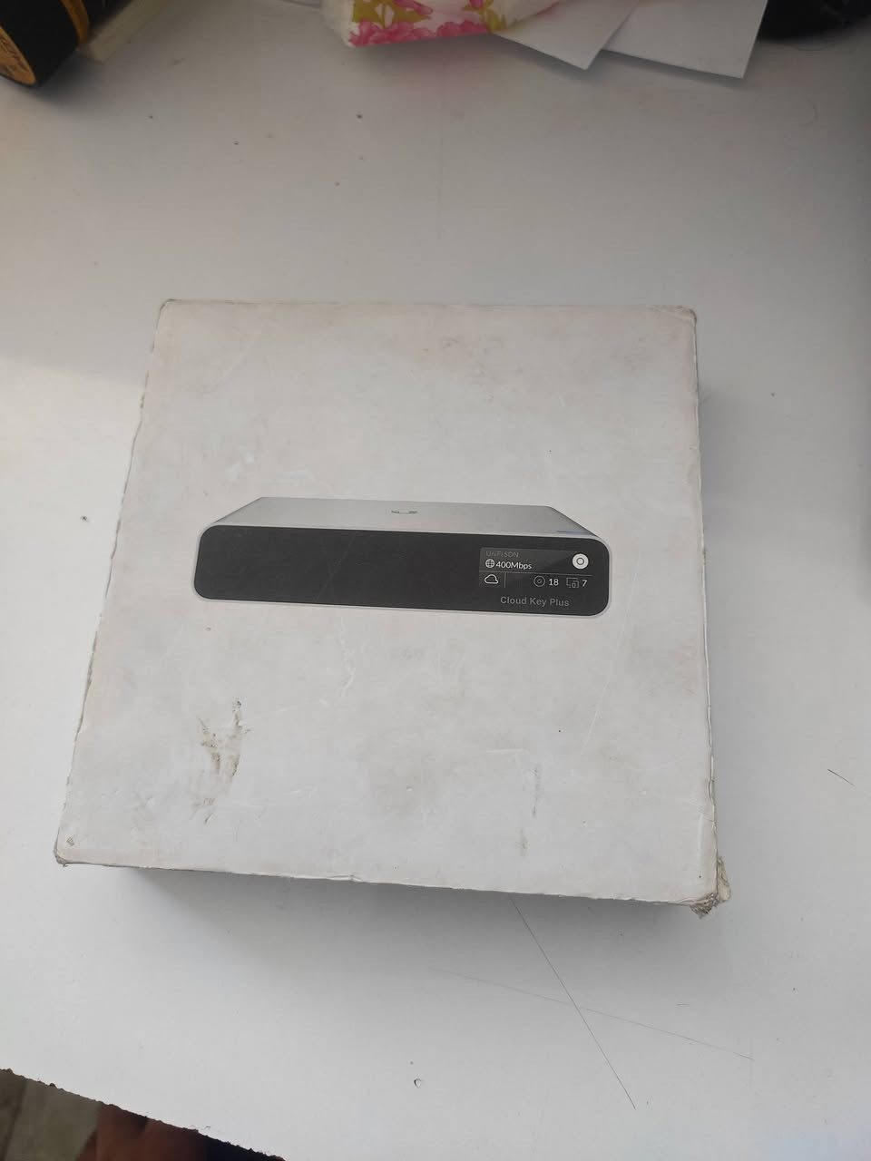 كلاود.كي SSD 
UBNT 
اخو جدديد كامل مع بكيته

سعر 350 الف
توصيل ***********
