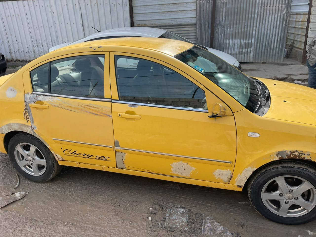 للبيع شيري اي فايف موديل 2011 رقم بغداد الدولي باسمنا سنويه مجدده لل 28 سياره بلاديه بدون صبغ ولا ضربه فقط طخات بسيطه مكان السياره بغداد السعر 30 ورقه وبيه مجال بسيط للاتصال *********** بي واتساب غير متواجد عل نت رجاءا
