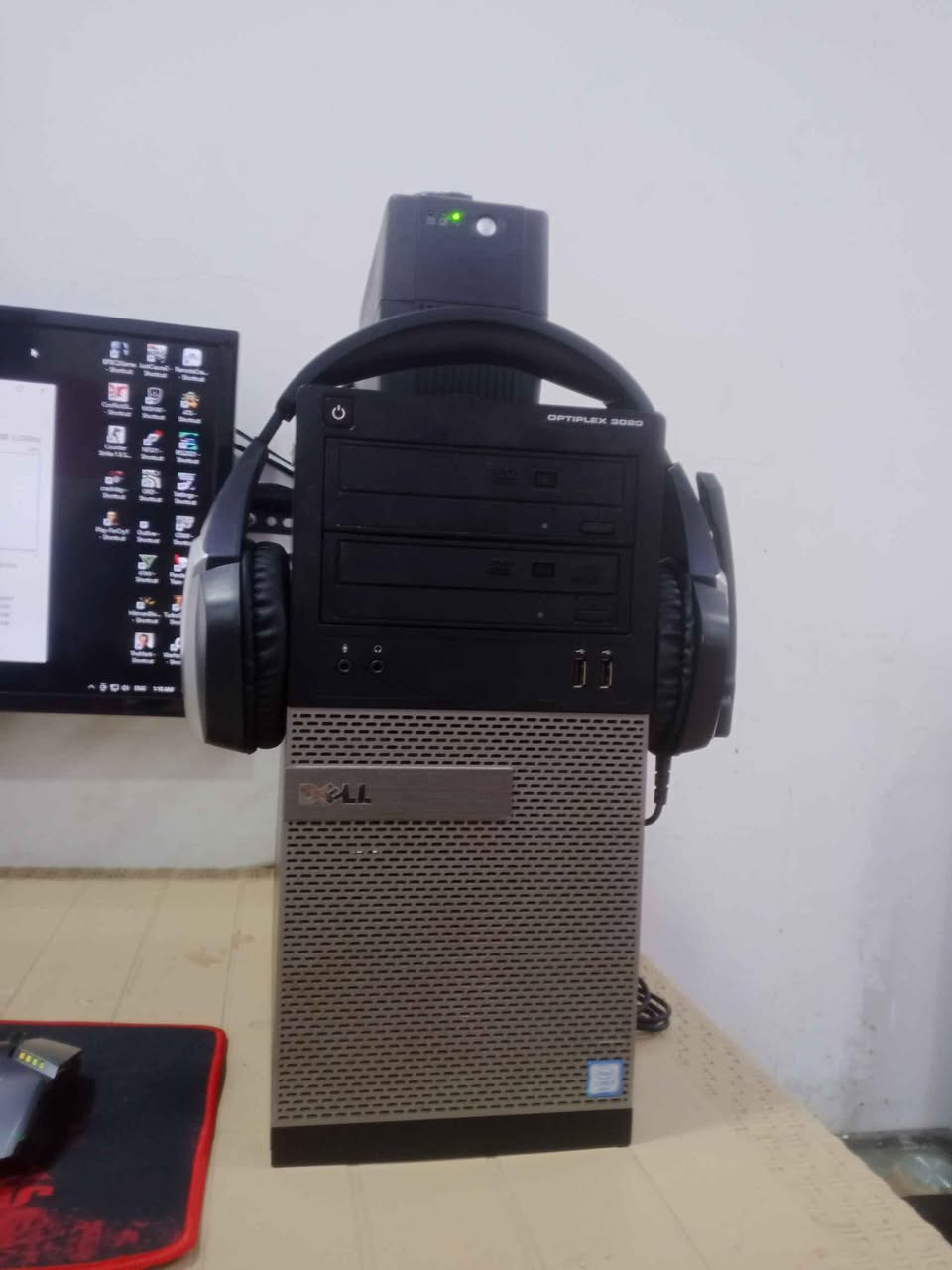 السلام وعليكم 
للبيع كمبيوتر من شركة DELL نظافة 95%
     
    ((( التجميعة من الجيل الرابع )))

   الى اصحاب العمل المكتبي و الدراسي 
     و الى اصاحب الكيمنك و المونتاج 
     و الى اصحاب المشاريع الهندسية 

      (( السعر 225 الف و بي مجال ))

(( مكاني محافظة البصرة منطقة الحيانية ))

             (( توصيل ما عندي ))

المواصفات /

CPU : Core i5 (TM) 4460 3.20 GHz

RAM : 16 GB DDR3 2×8 1866 MHz

GPU : NVIDIA GeForce GT 730 4GB

الذاكرة التخزينية :- 
HDD 500 GB + HDD 500 GB + HDD 500 GB

مجهز بنظام Windows 10 pro
اخر اصدار 25H2
+ تفعيل النظام ( تفعيل رسمي )
 ملاحظة / التجميعة كاملة من دون اي نقص 
و مجهزة بمكتبة خاصة بالبرامج و مكتبة اخرى للالعاب

الملحقات /

1 _ شاشة اصلية من شركة WADI بحجم 24 بوصة
  FULL HD 60 HZ  نظافة 90%

2_ UPS حجم 850 مستخدم جدا قليل نظافة 90%
3_  كيبورد كيمنك RGB 
4_ موس كيمنك RGB 
5_ سماعة كيمنك RGB
6_ باد موس كيمنك 
7_ اصبع واي فاي 

+ كيبل التشغيل و كيبل نقل الصورة 

               (( السعر 225 الف و بي مجال ))

للاستفسار / 
اتصل على ***********
او راسلني خاص 
((مكاني محافظة البصرة منطقة الحيانية )) البصرة, العراق
