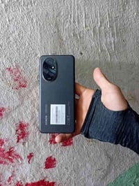 ورحمت لله وبركاتة جاهز للبيع مستخدم شهر او اقل جهز كارتونة جهاز شاشة م...