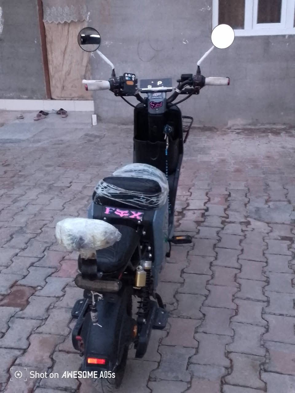 دراجه شحن للبيع ار 9 شرط مواصفات المكان كركوك ***********
