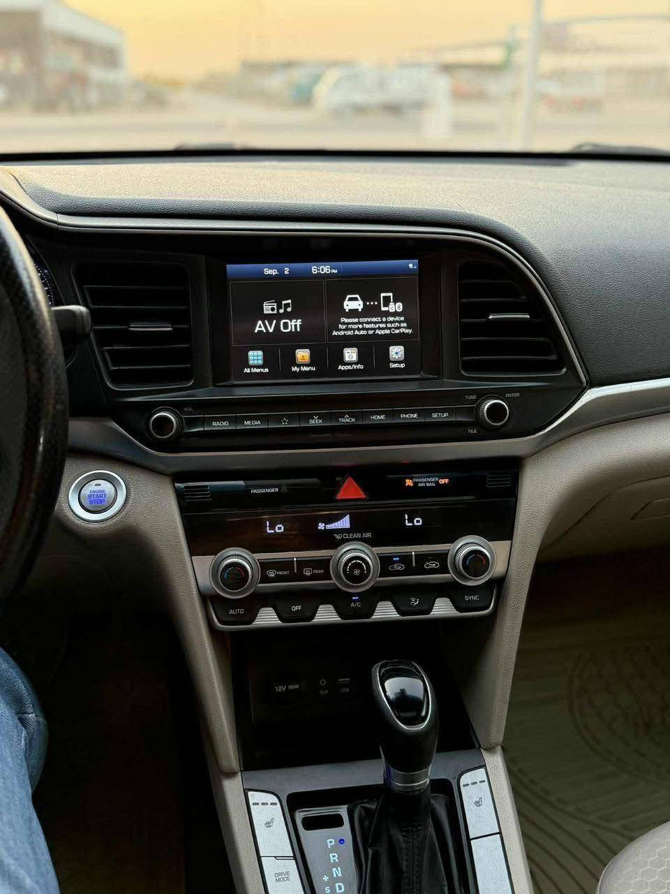 سياره فول بصمه مكينه 2000 موديل 20
تاير جديد صدر جديد سنويه ال شهر 6 2026  وكاله عامه 
*********** مكان واسط الصويره
