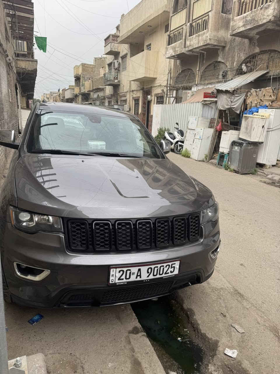 ‏يا الله للبيع جيب ‏موديل 2015 فول  او امراوس بيها صبغ اربع قطع  رقم اديالى تحويل ثاني يوم حادثها جاملغ او بنيد بدون دواخل سياره حلوه او جدييده الصدرجديد مكان السياره بغداد الكرخ مديل سعر السياره ١٦٥   ***********
