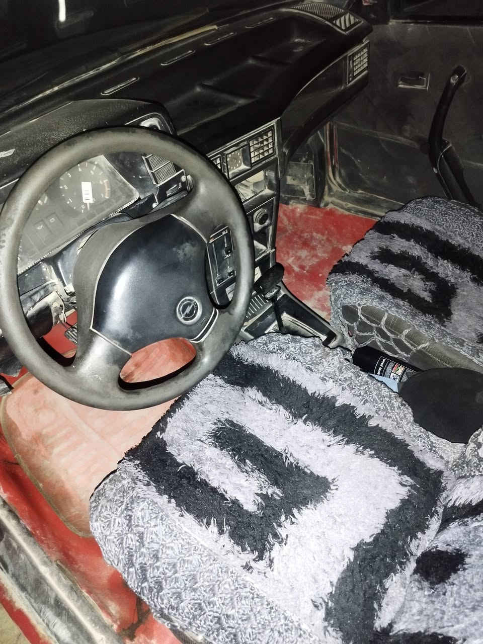 السلام عليكم اوبل كاديت  مكفو لةمن حادث وصبغ وتماتيك بيع اومراوس السعر 22    ***********
