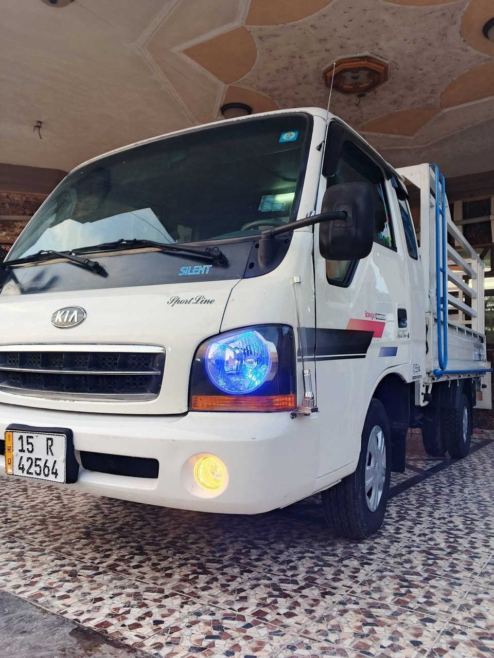 يا الله السلام عليكم كيا ام عيون 2001 جير محرك اكسل خير من الله صدر امامي خلفي جديدا. باور ستيرن جديد سياره صبغ الدوسات والباب الخلفي فقط رقم انبار باسمي المكان قرب سيطره النباعي السعر والاستفسار على هذا الرقم ***********. ***********
