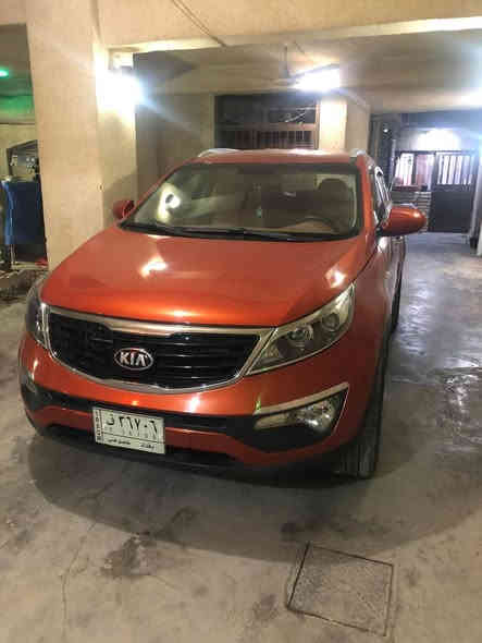 كيا سبورتج 2015 خليجي 
بيه جاملغ ايسر امامي فقط بدون دواخل 
بارد حافة البنيد اصبع لا غير 
ماشيه 132 
تحكم ستيرن 
شاشه 
كامره
حساسات خلفيه 
لايت دوار ويا الاشاره 
***********
بغداد اليرموك 
السياره على يد وحده و بسمي
