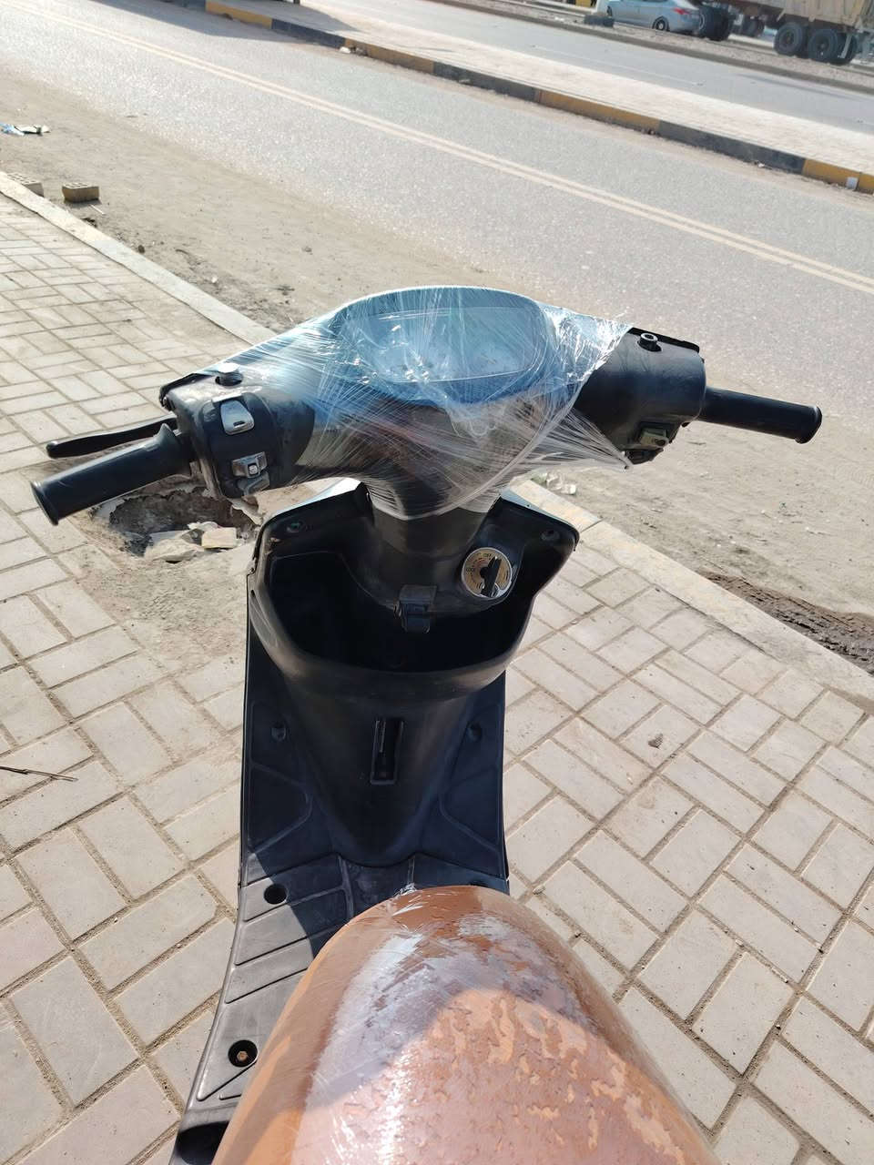 دراجه بيجي للبيع السعر ٣٠٠ وبيهه مجال الشراي يتصل عل الرقم *********** مكانهه السماوه كرهبايات شغاله سلف هندر مكينه ناعمه
