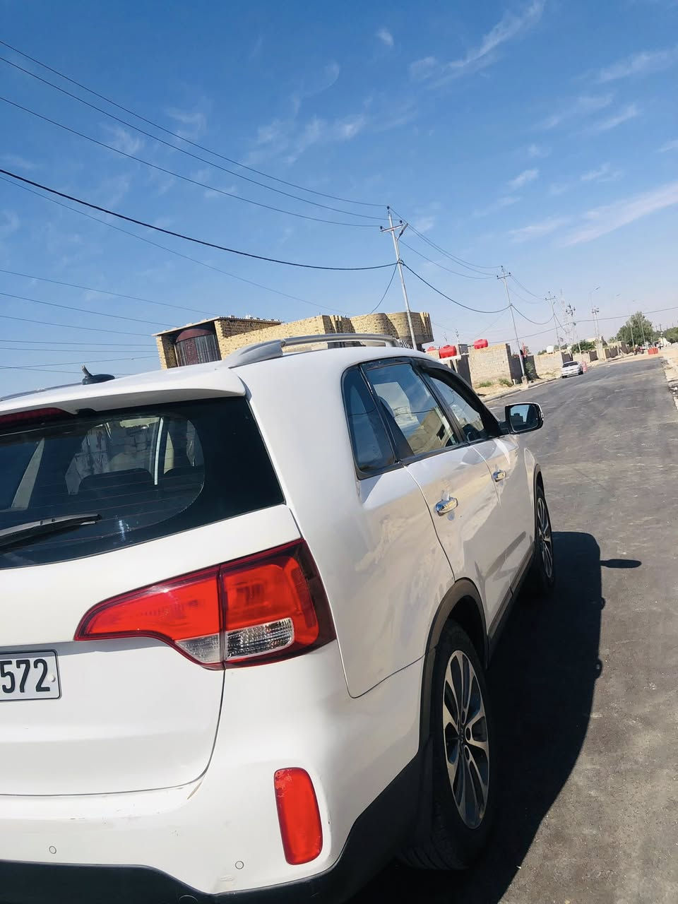 🚗 للبيع – كيا سورنتو 2014 / 4 سلندر خليجي
السيارة نضيفه من الداخل والخارج، بيها بس ضربة من الخلف،
ماشية 223 ألف،
المواصفات:
لون أبيض
شاشة كبيرة
حساسات أمامي وخلفي
تشغيل بصمة
تحكم ستيرن
كير ومكينة بحالة ممتازة
📍 الموقع: واسط – قضاء الحي
💰 السعر: 140 ورقة قابل للتفاوض البسيط
اللي يريد يشوفها أو يستفسر، يتواصل على الرقم 
***********
