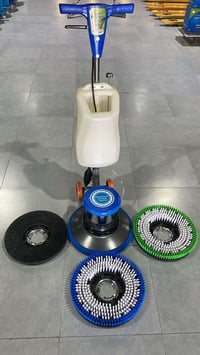 جلاية تنظيف تلميع ارضيات وغسل سجاد  ‭0781 023 7154‬ #جلاية #سجاد #زوال...