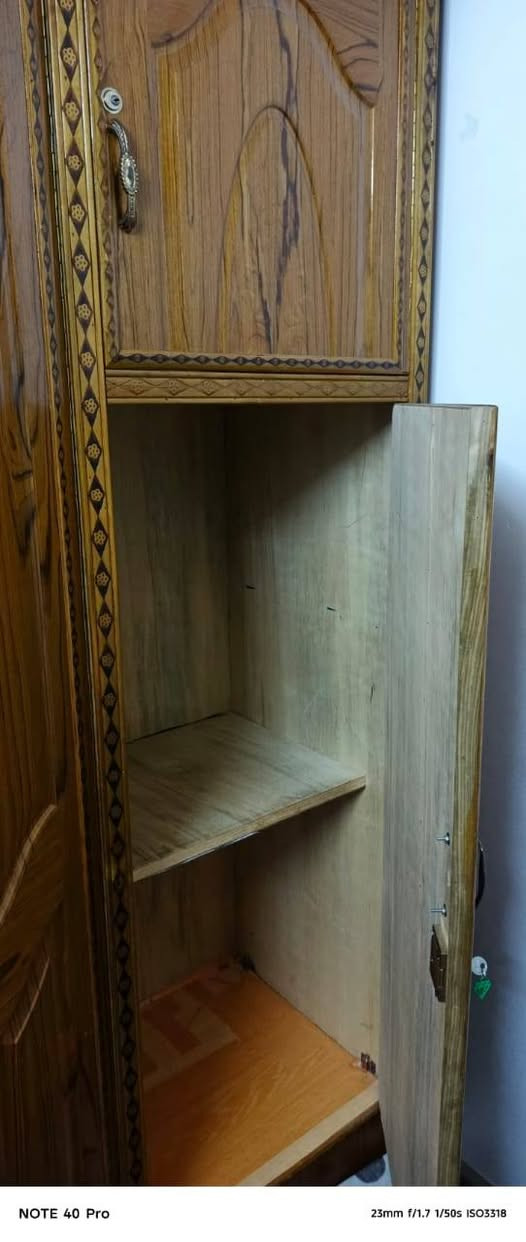 كنتور للبيع جديد استعمال قليل 3 ابواب 
السعر 250 
مكاني بسمايه


**إذا كنت صاحب هذا الإعلان وتريد حذفه لأي سبب، رجاءا أرسل رسالة إلى الدعم الفني**