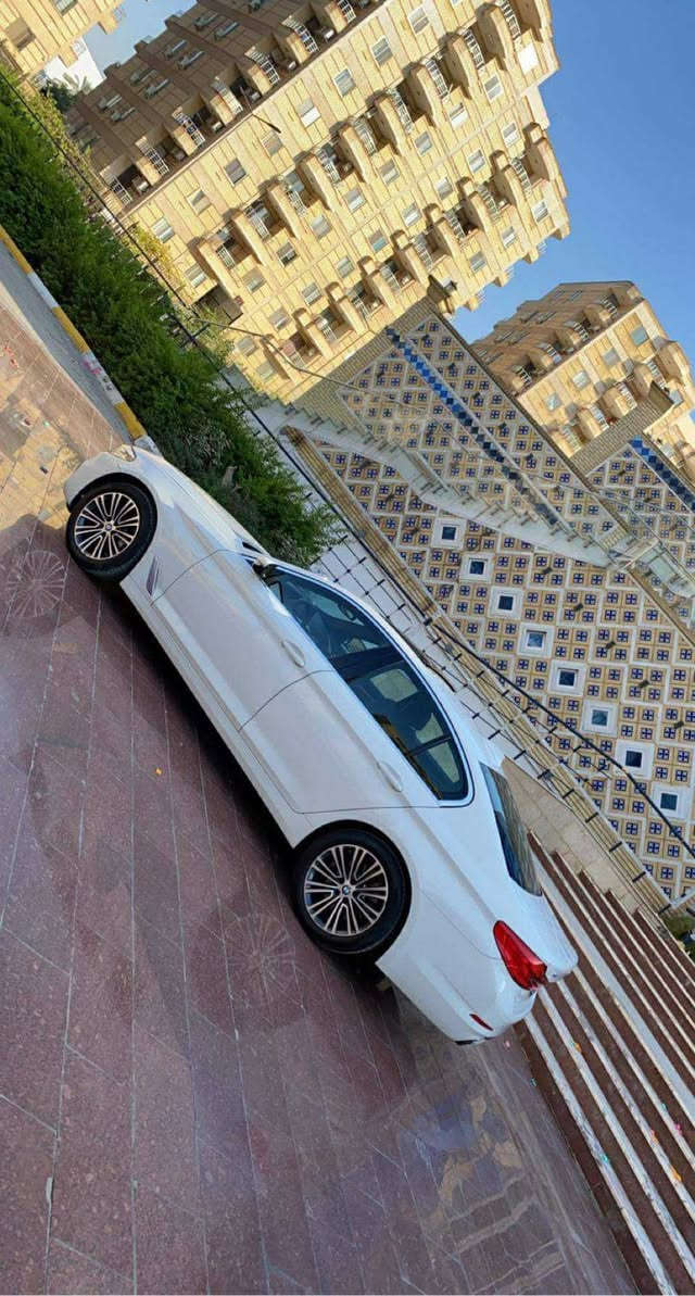 السعر 28500 الف دولار
BMW 530 
نـوع الـسـيـارة : BMW
سـنـة الـصـنـع : 2020
نـوع الـمـحـرك : بنزين كامل
سعة المحرك : 2000
Turbo
صندوق السرعات : اوتوماتيك
قياس الإطارات : 19 انش
⚠️الـمـواصـفـات الـتـكـنـولـوجـيـة ⚠️
- شاشة عدادات ديجيتال
-  كاميرا خلفية
- نظام التشغيل الذكي
- نظام الدخول الذكي
- مانع تصادم
- مانع انزلاق
- تحذير تغيير المسار Lane Change Warning
- تحذير مغادرة المسار Lane Departure Warning
- تحذير من الاصطدام الأمامي - Front Collision Warning
- هاند بريك كهربائي ( AUTO HOLD  )
- اوامر صوتية للتحكم بالسيارة 
- نظام التحكم بالشاشة والصوت من خلال حركة اليد 
- نظام ملاحة
- عدة أنظمة قيادة: Sport / Comfort / ECO PRO
- حساس النقاط العمياء - Blind Spot Sensor
- تحذير السرعة Speed Warning
⚠️الـمـواصـفـات الـخـارجـيـة ⚠️
- اطارات المنيوم 19 انش
- اضاءة امامية LED
- اضاءة نهارية LED
- حساسات امامية وخلفية
- نظام الضوء النهاري
- فتحة سقف  
- مرايا كهربائية قابلة للطي
- حساسات امامية وخلفية
- حساسات مطر للمساحات
⚠️الـمـواصـفـات الـداخـلـيـة ⚠️
- مقاعد جلد 
- مقاعد كهربائيّة
- مكييف خلفي منفصل
- عجلة القيادة جلد
- ذاكرة للمقاعد 
- غيارات عالستيرنج - Steering Wheel Paddle Shifter
- مقاعد مدفأة 
- صندوق كهرباء 
- إضاءة ليد LED داخلية متعددة الألوان Ambient lighting
- ماوس للتحكم بالشاشة
- عتبات مضيئة بشعار BMW
- التحكم بالنظام السمعي من عجلة القيادة
- التحكم بتثبيت السرعه من عجلة القيادة
- منافذ للشحن امامية (USB) وخلفية (USB-C)
- نظام Apple CarPlay
- Wireless charger
- مكيف ذكي (Smart climate) 
⚠️نـظـام دفـع الـعـجـلات⚠️
- نظام الدفع الخلفي
للاستفسار
***********
