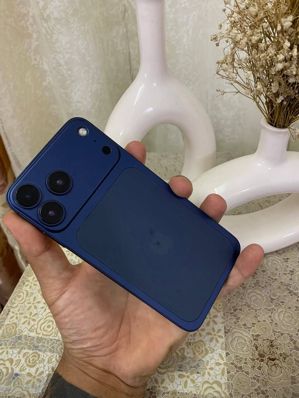ايفون Xs max
محور 17 برو ماكس 
اذكره 256 
بطاريتة 81
فقط كامره خلفيه ماتشتغل 
باقي كله مكفول 
للبيع فقط 
مكاني بابل المركز 
سعره 225 
اتصال 
***********
