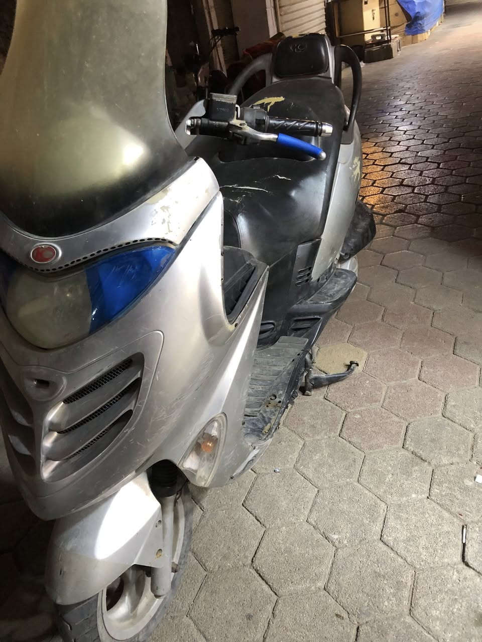 السلام عليكم 
كايمكو چبش الكراند دنك 
محرك 150 
شغال نكرة بكل وقت
كهربائيات كلهة شغاله
دراجة نشطة ورزنه كلش حلوة

يرادلهة ترتيبات بسيطة ❤️

سعرهة 300 الف فقط 

مكاني الرمادي // ***********
