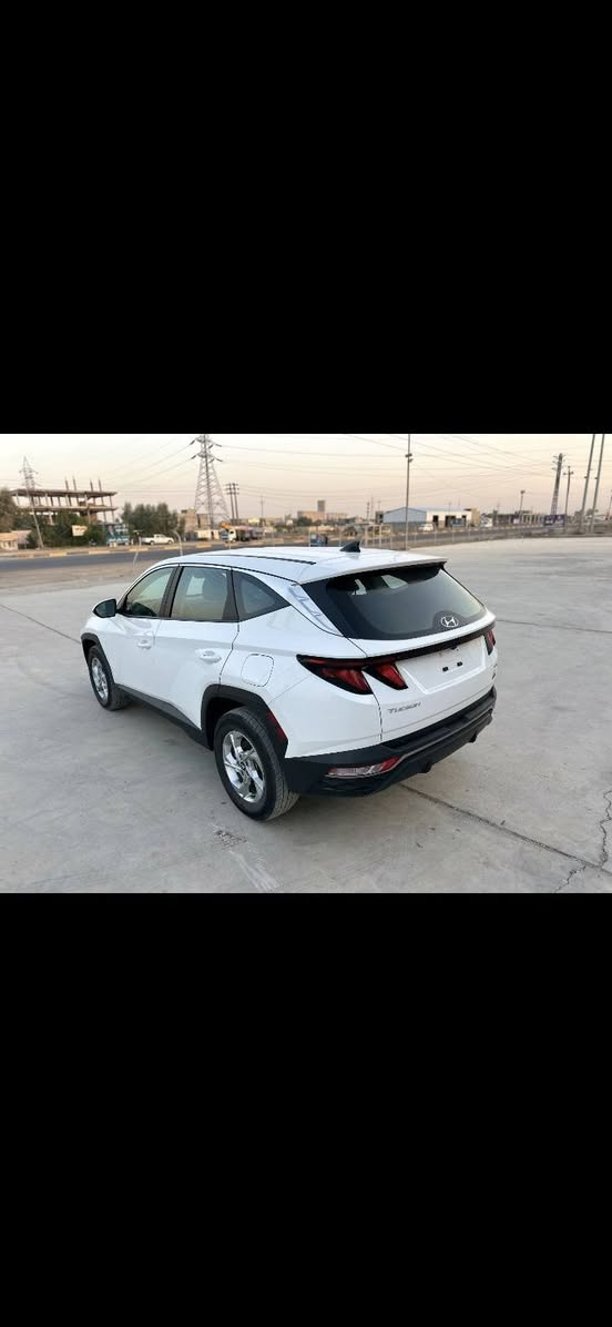 السلام عليكم 
توكسان موديل ٢٣
امريكي 
الضرر موضح بالصور 
بدون دواخل 
بدون رقم
السعر ١٦٨ وبيها مجال بسيط 
للاستفسار ***********
