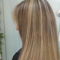 صالون الملكة ٠٧٨٠٠٧٩٣٧١٤ حنه وعرس ب٢٠٠ مكياج وتسريحة ورموش وبودرة جسم ...