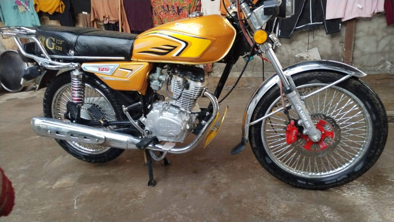 مطور لبيع مديل 25شكل جديد  نضيف لوك ثاني تبديله دهن له سعره 850 وبي مجال. هاذه رقم ***********
