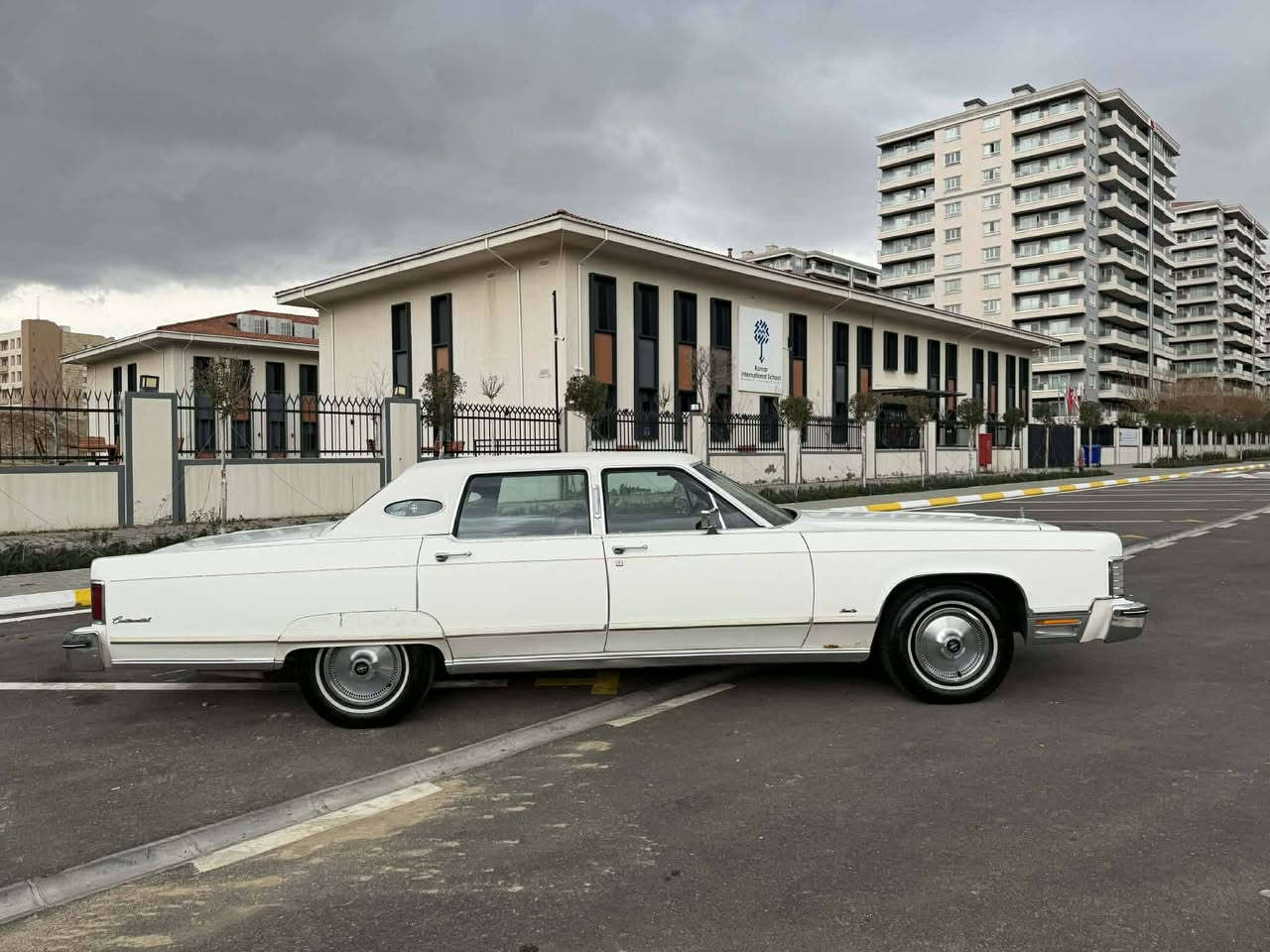 لینکۆڵن مۆدێل 1976 کلاسیك
هەشت پستۆن V8 
سەیارەکە زۆر زۆر لۆکە
تەنها 69 هەزار ڕۆشتوە
هیچ هیچی نیە
ژمارە کاتی ٤٥ ڕۆژی تیاماوە
بە شەرتی رەقەم کردن
کوشن جلد و کارەبا و 
ناو سور و جام کارەبا
هەموو گیانی بەشەرت

سـعـر : لە کۆمێنت داوابکە ڕاستەوخۆ بۆت دێت 📥 

گێر و مەکیەنەی بەشەرت 
هیچ کێشەیەکی تێدا نییە 

ژمارەی خاوەنەکەی 
***********
