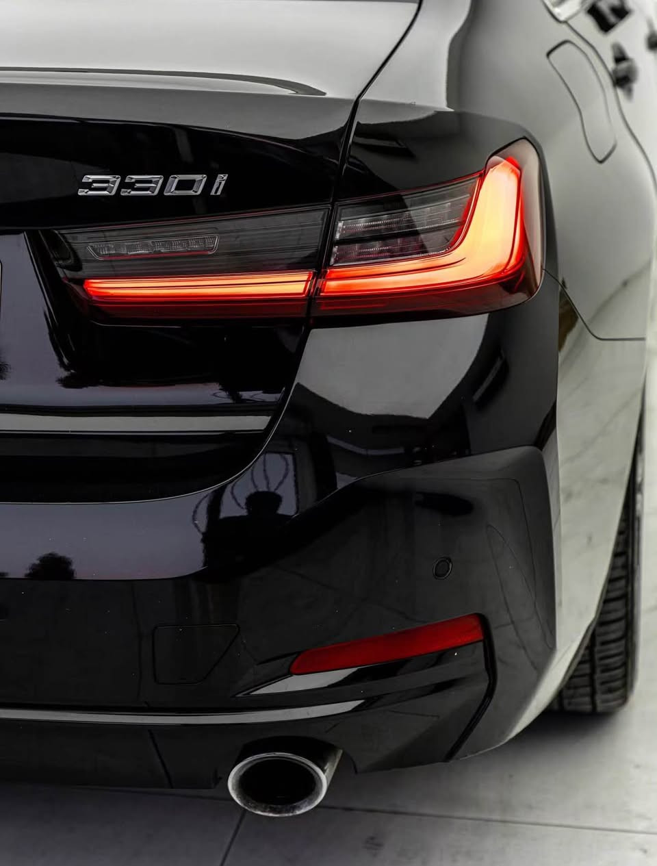 BMW 330i  2024
كلين تايتل 
داخل احمر 
داتاشو
فتل حساس 
فتل رادار 
ماشية 40,000mi
كشن خزن 
كشن تدفئة 
صندوق حركة
نقطة عمياء
*********** دهوك, العراق
