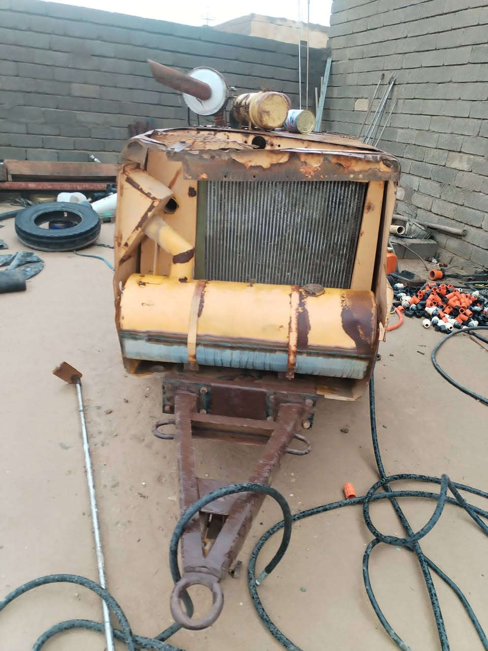 السلام عليكم كمبريسر للبيع ***********
