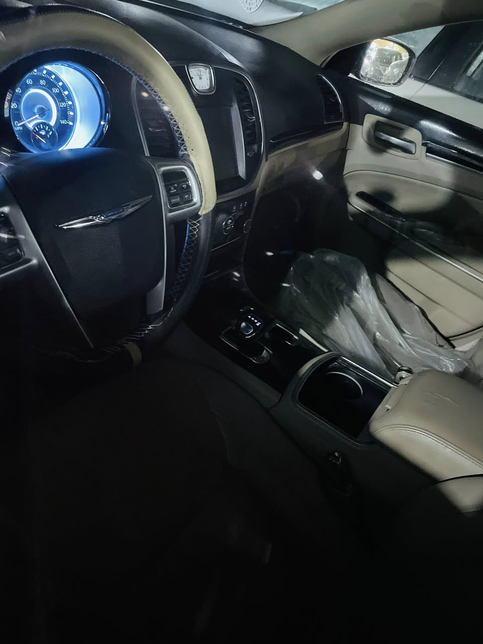 اوباما موديل 2014 گير محرك شرت براوة دوبةي منافيس اصلي شرت فول موصفات C300 بصمه كشن هيتةر كشن كهرباء سعر 87مجال ***********
